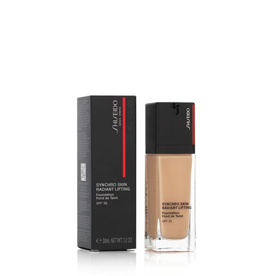 Shiseido Synchro Skin Radiant Lifting Foundation SPF 30 toode lähedalt