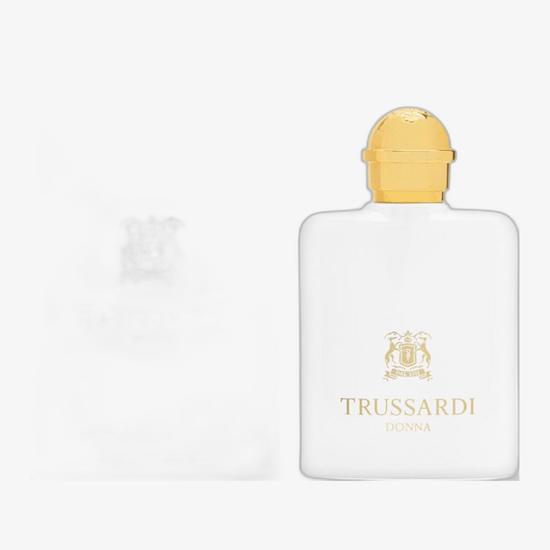 Бутылка парфюма Trussardi Trussardi EDP крупным планом