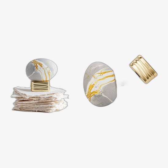 The House of Oud Sacred Groove EDP elegantne pakend The House of Oud Sacred Groove EDP lahtipakitud pudel