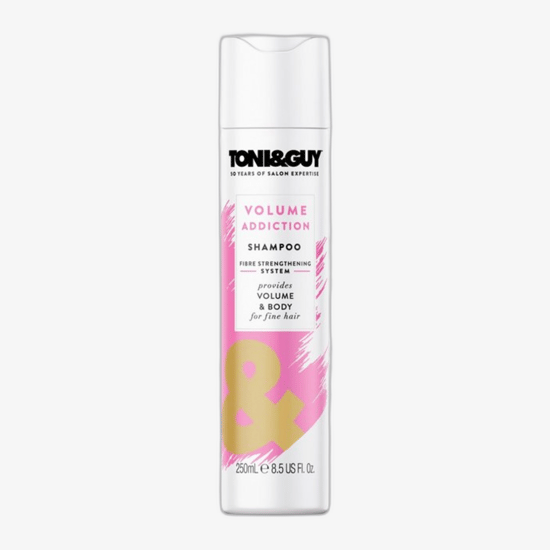 Originaalne Toni&Guy Volume Addiction Shampoo pakend Toni&Guy Volume Addiction Shampoo pudel väljapanekul